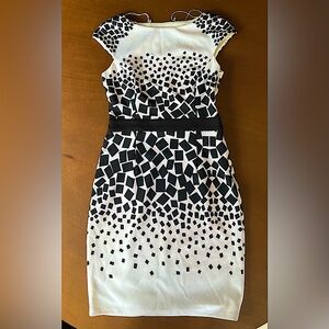 ☎️ Maggie London Geometric Rectangle Sleeveless Dress Accented Waist body con